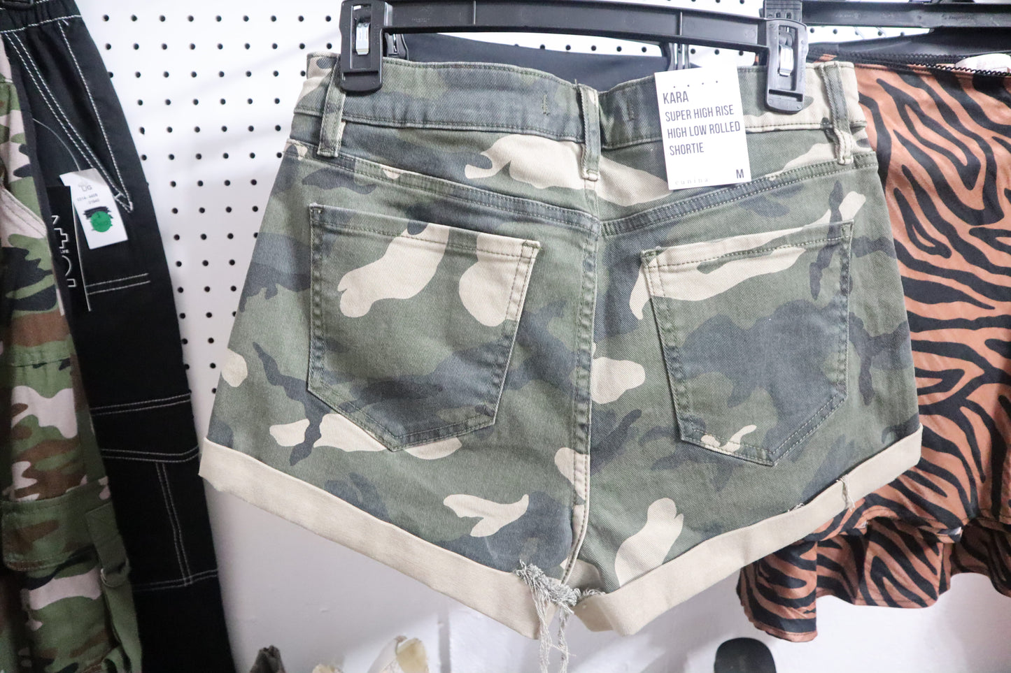 Cameo Shorts (Women’s)