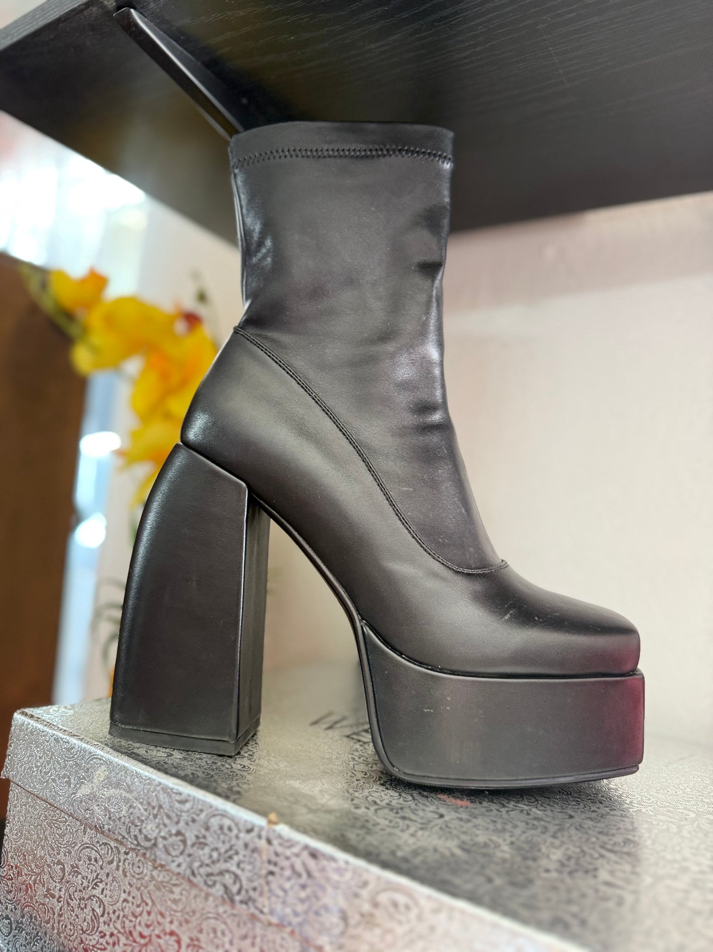 Black platform Heels