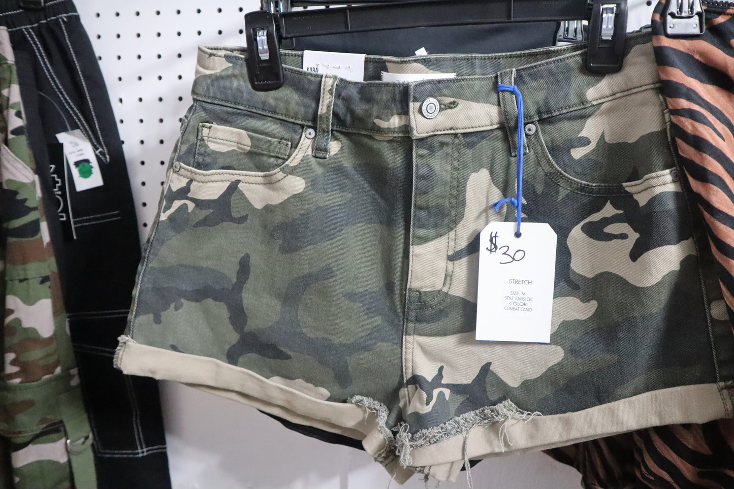 Cameo Shorts (Women’s)