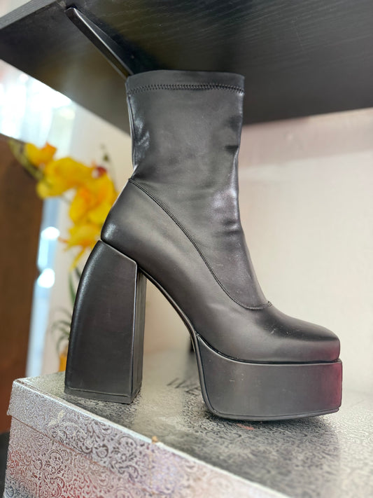 Black platform Heels