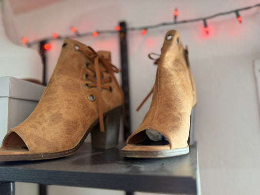 Brown platforms
